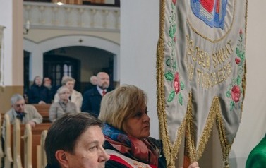 Odsłonięcie tablicy upamiętniającej ofiary Tragedii G&oacute;rnośląskiej w Marklowicach 5