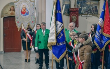Odsłonięcie tablicy upamiętniającej ofiary Tragedii G&oacute;rnośląskiej w Marklowicach 13