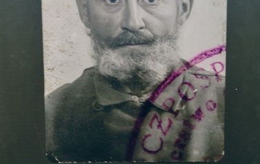 Odsłonięcie tablicy upamiętniającej ofiary Tragedii G&oacute;rnośląskiej w Marklowicach 33