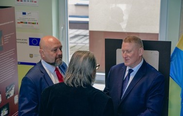 Odsłonięcie tablicy upamiętniającej ofiary Tragedii G&oacute;rnośląskiej w Marklowicach 35