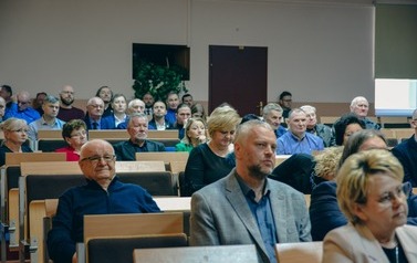 Odsłonięcie tablicy upamiętniającej ofiary Tragedii G&oacute;rnośląskiej w Marklowicach 39