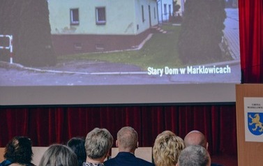 Odsłonięcie tablicy upamiętniającej ofiary Tragedii G&oacute;rnośląskiej w Marklowicach 48