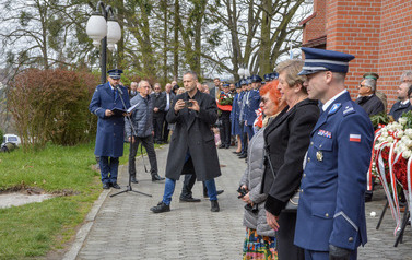 Upamiętnienie funkcjonariuszy Policji Państwowej oraz Policji Wojew&oacute;dztwa Śląskiego pochodzących z Marklowic 14