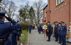 Upamiętnienie funkcjonariuszy Policji Państwowej oraz Policji Wojew&oacute;dztwa Śląskiego pochodzących z Marklowic 8