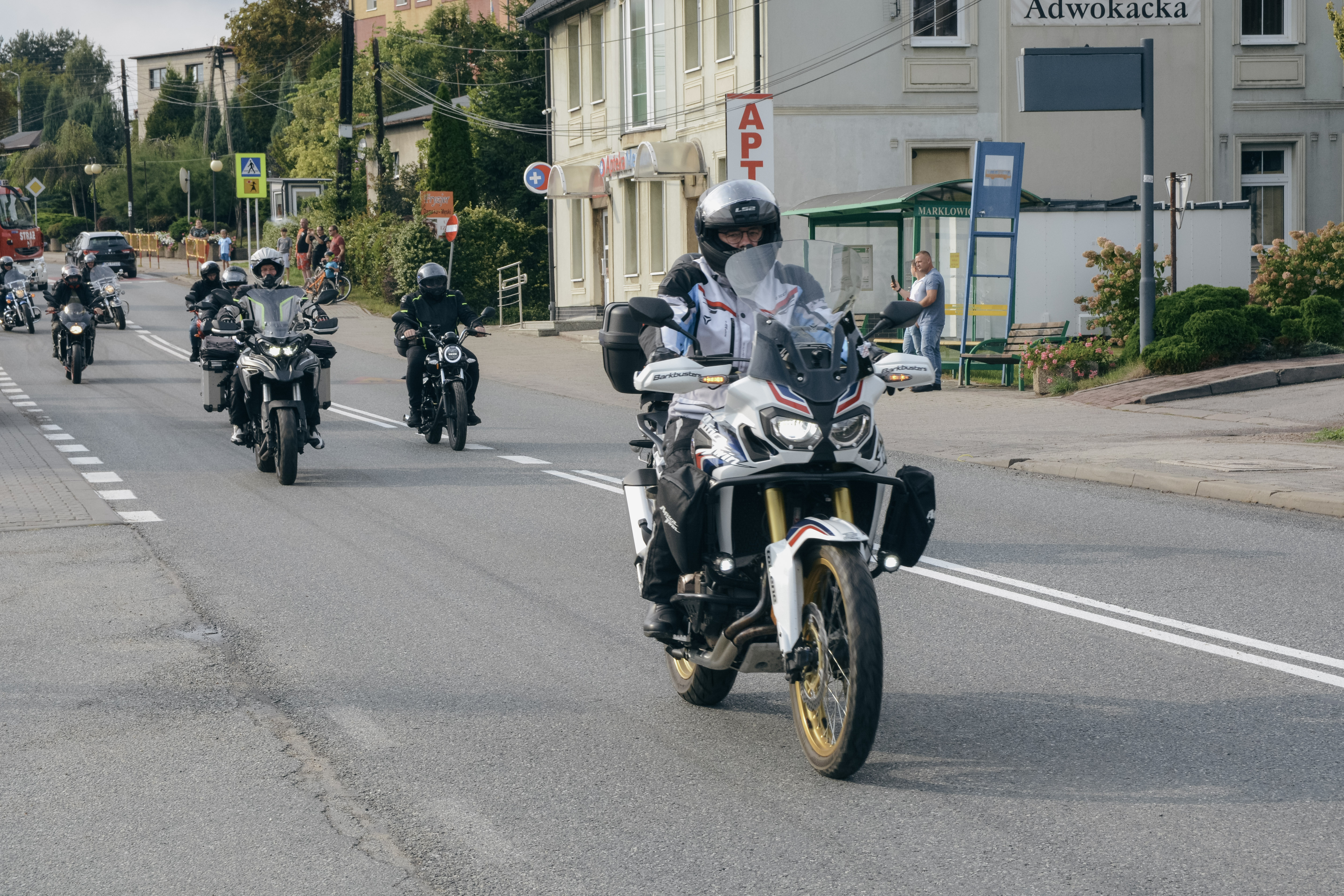 Motocykliści na&nbsp;trasie zeszłorocznego Marklowickiego Zlotu Motocyklowego